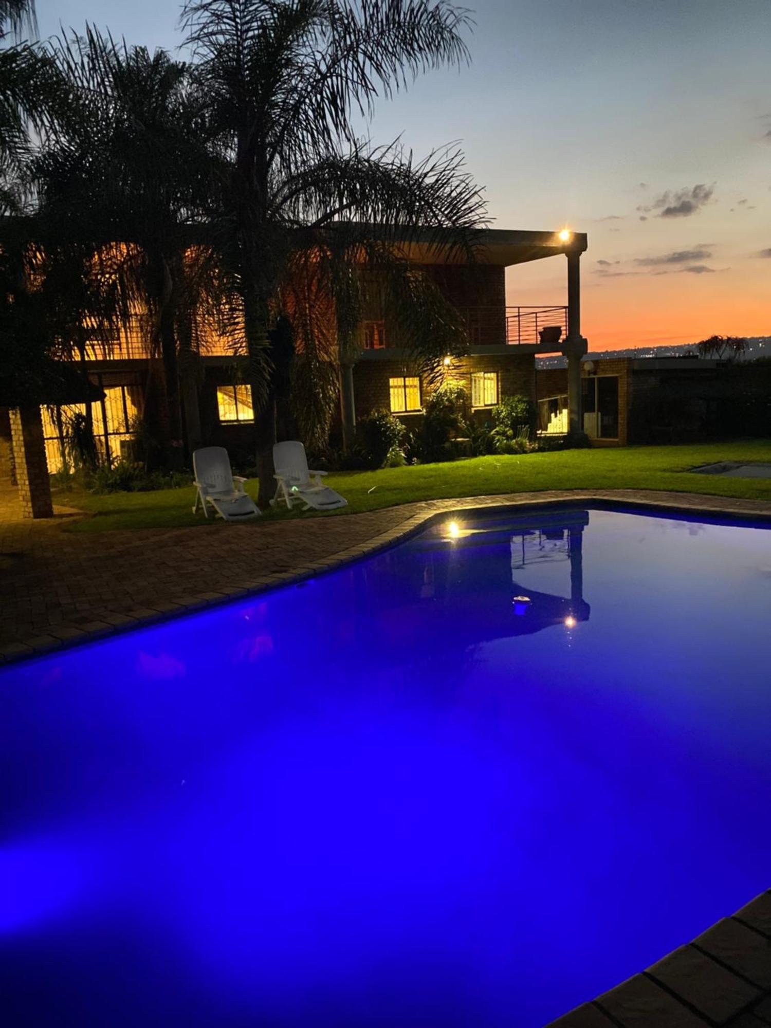 C And C Guest House/ Bed And Breakfast Pretoria-Noord Εξωτερικό φωτογραφία